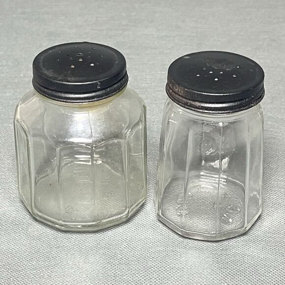 Vintage G. C. Co Paneled Clear Glass Black Metal Lid Salt & Pepper Shaker-UV - Picture 1 of 15